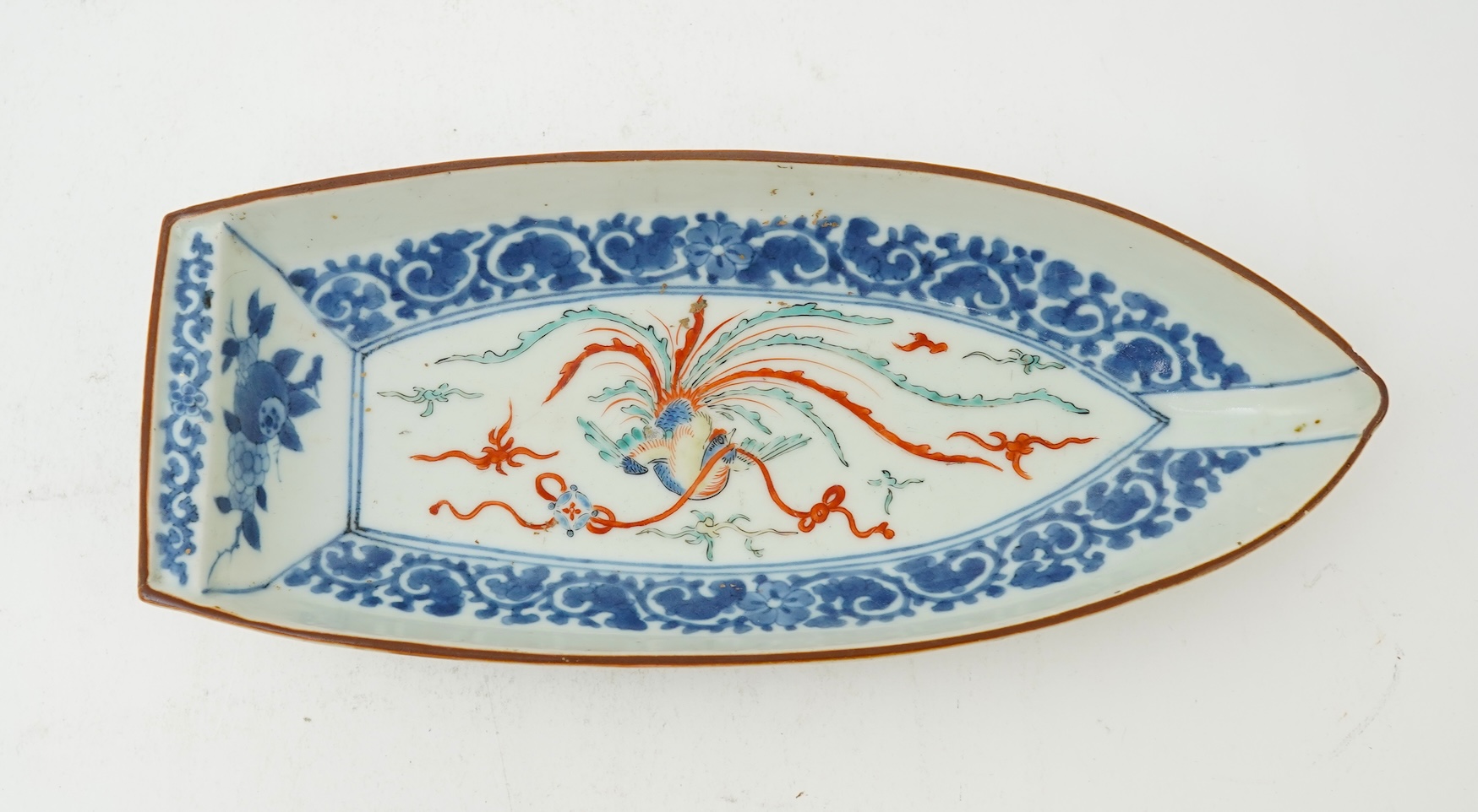 A Japanese Kakiemon style boat shaped dish, 19th century